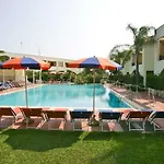 Sairon Village 4*