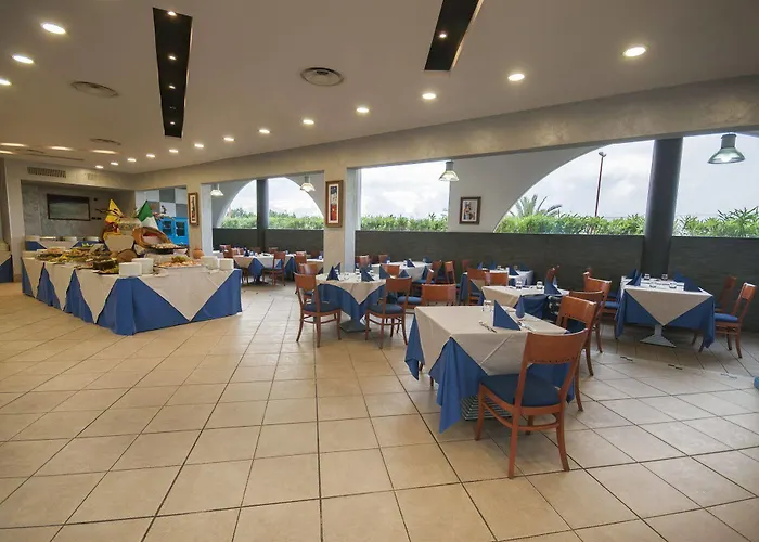 度假村 Sairon Village 4*