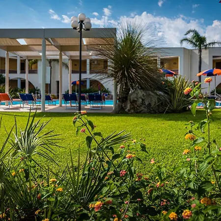 Resort Sairon Village 4*