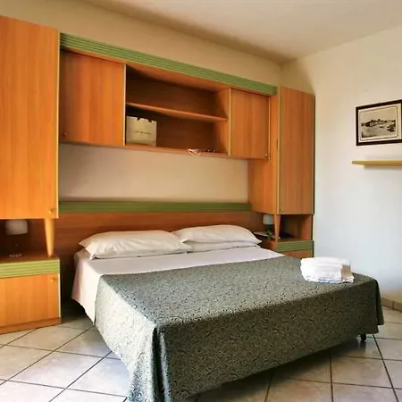 Sairon Village 4*