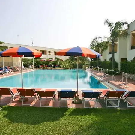 Sairon Village 4*