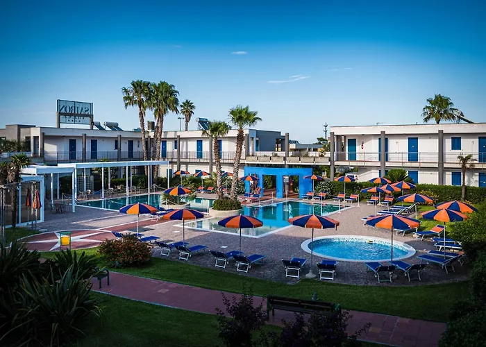 Sairon Village Resort 4*
